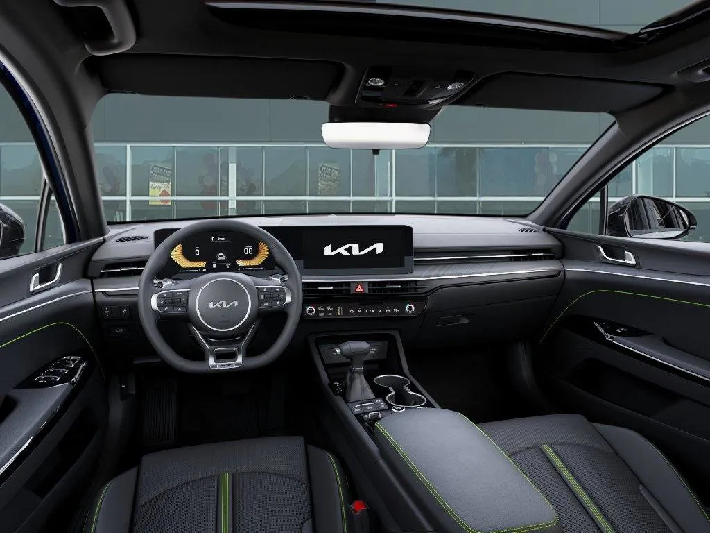Kia K5 photo 16