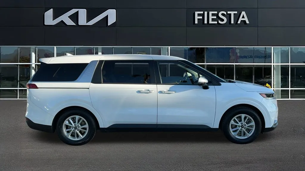 Kia Carnival photo 7