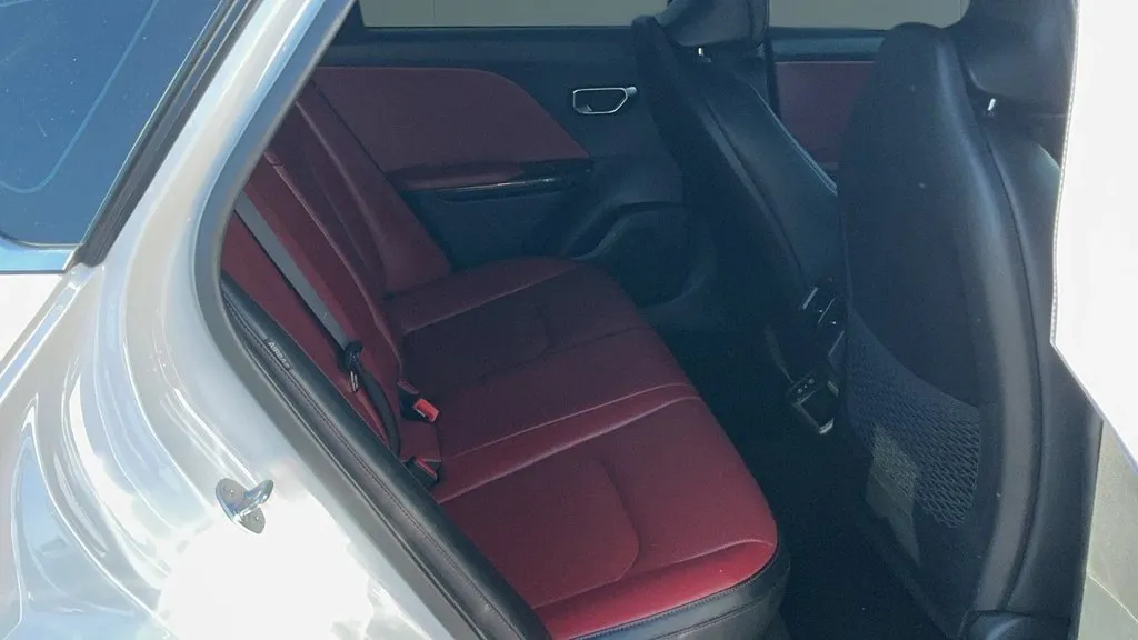 Kia K4 photo 18
