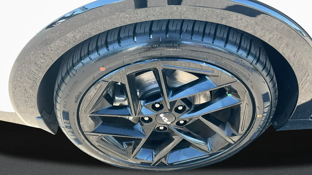 Kia K4 photo 9