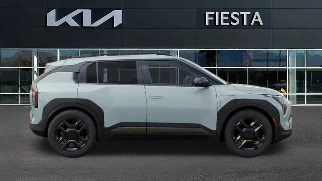 Kia EV3 photo 8