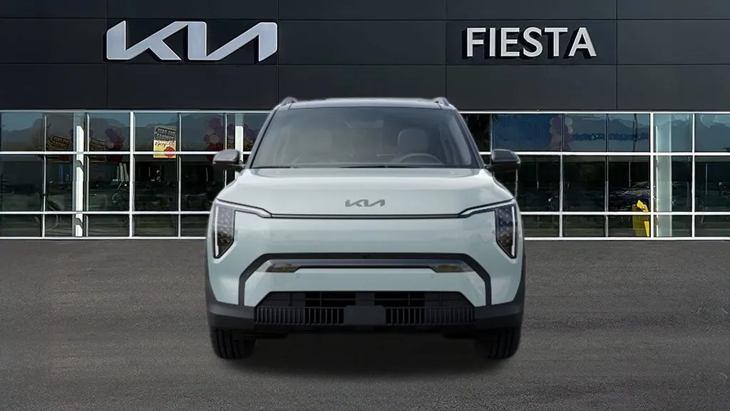 Kia EV3 photo 2