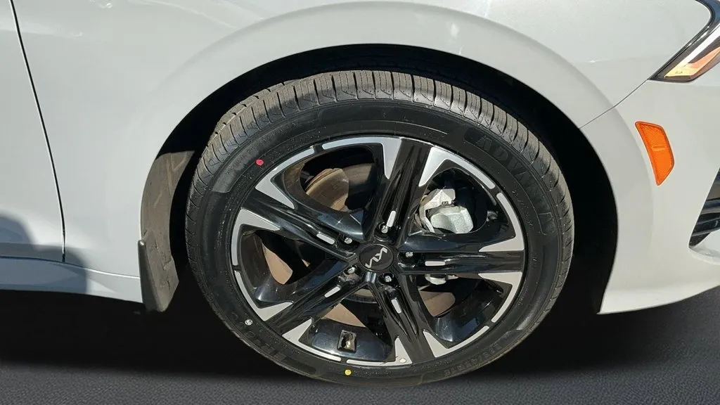 Kia K5 photo 7