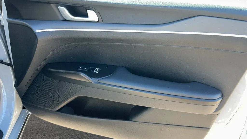 Kia K5 photo 20