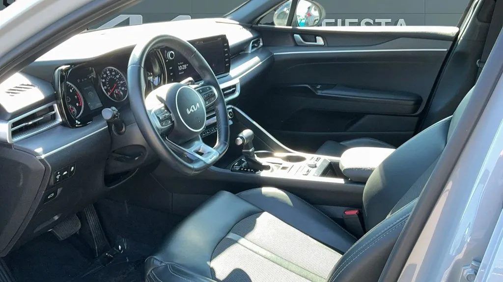 Kia K5 photo 12