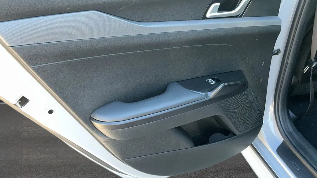 Kia K5 photo 16