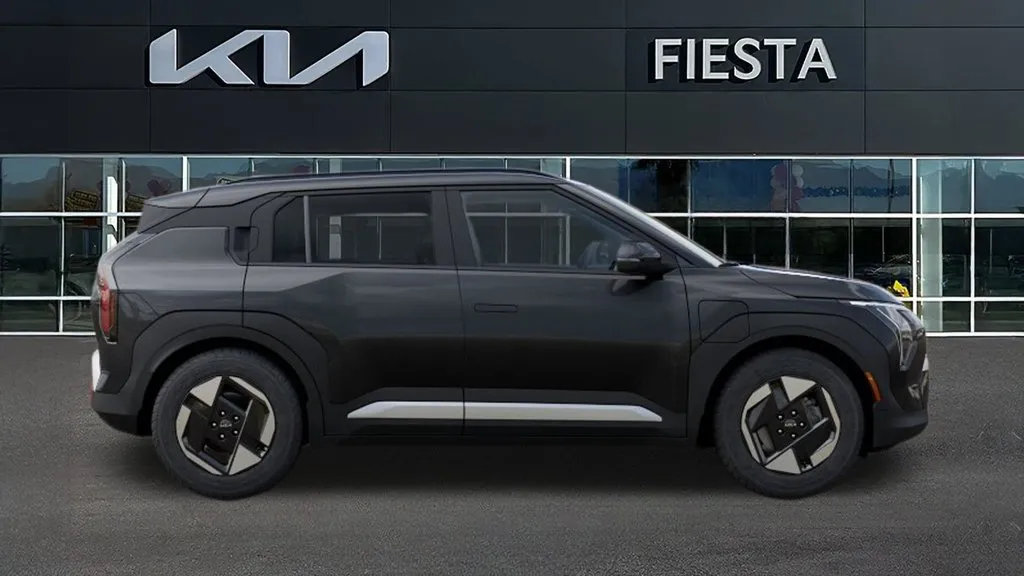 Kia EV3 photo 8