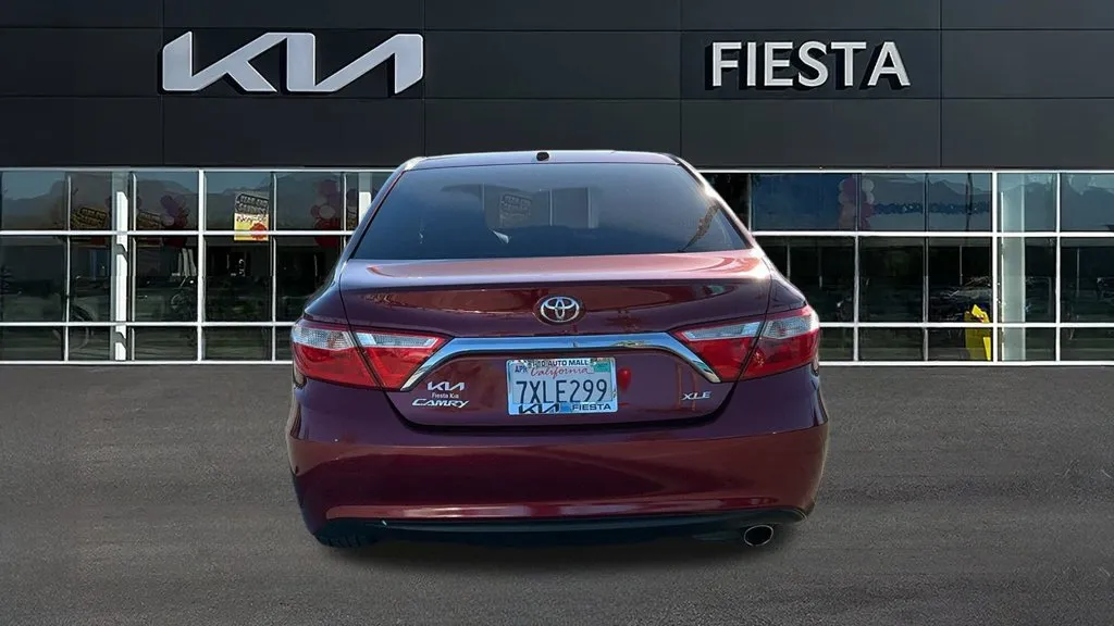 Toyota Camry photo 5