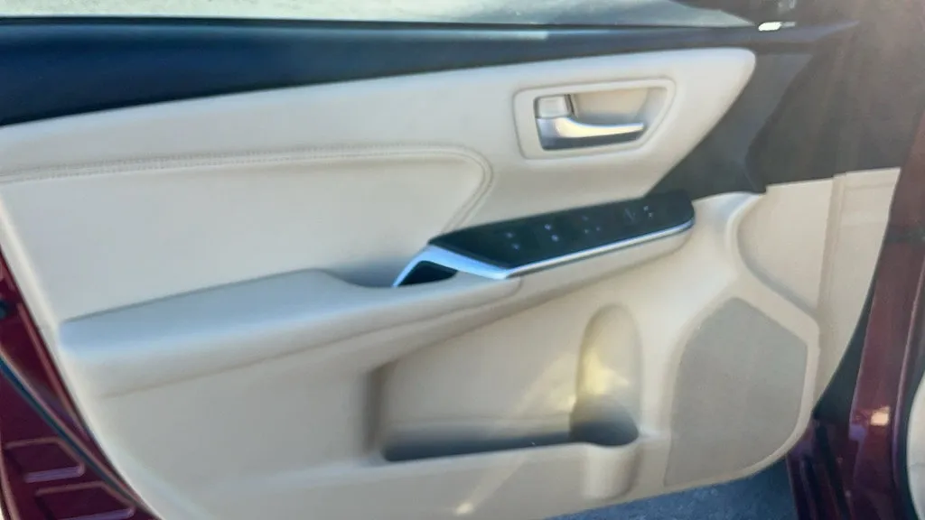 Toyota Camry photo 15
