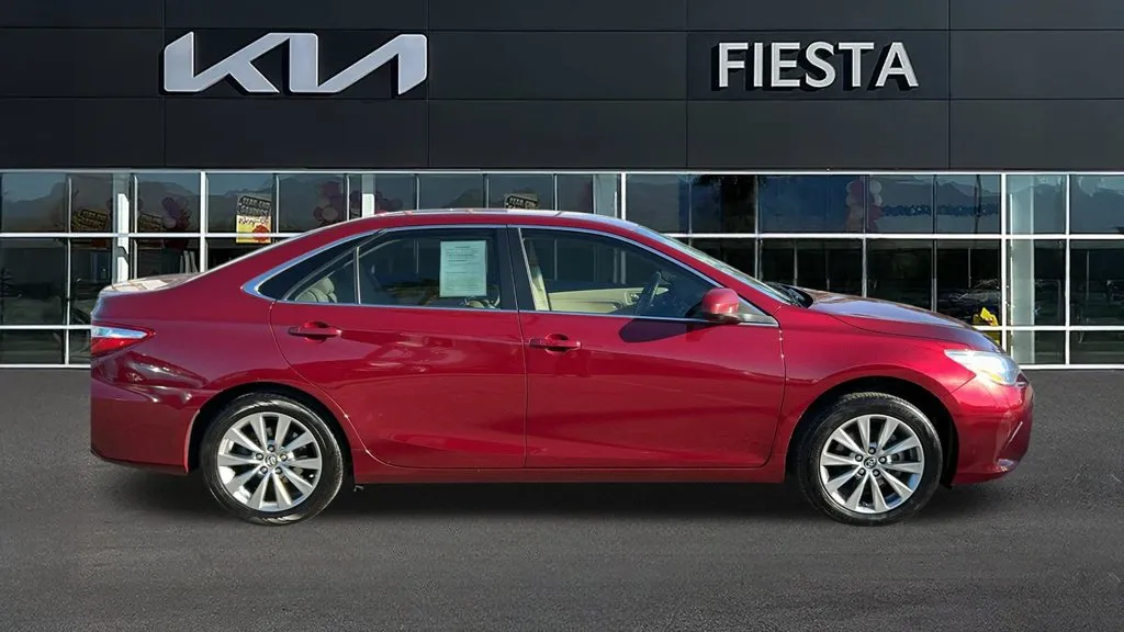 Toyota Camry photo 7