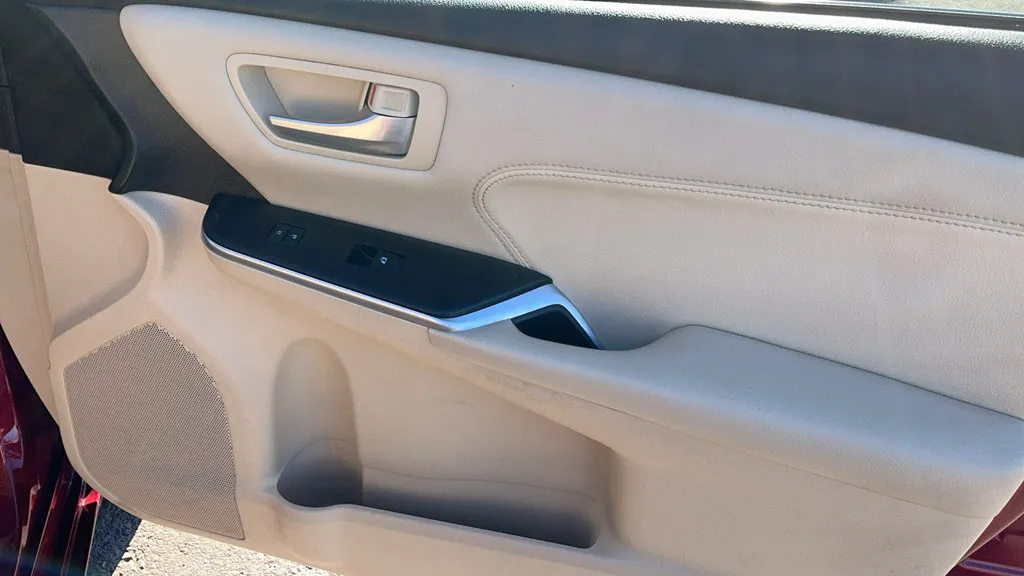 Toyota Camry photo 21