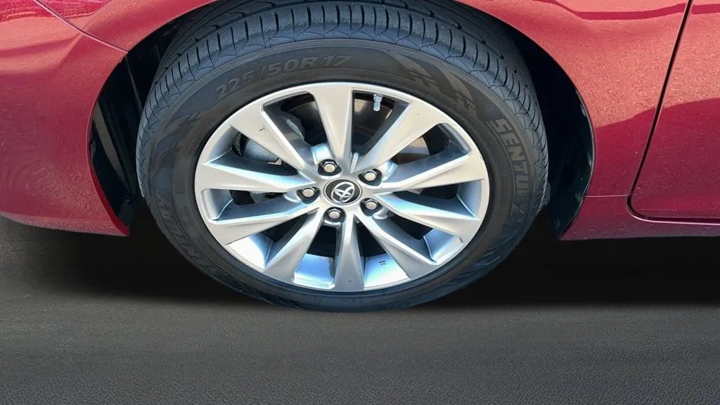Toyota Camry photo 12