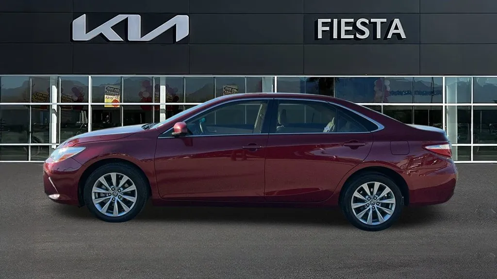 Toyota Camry photo 4