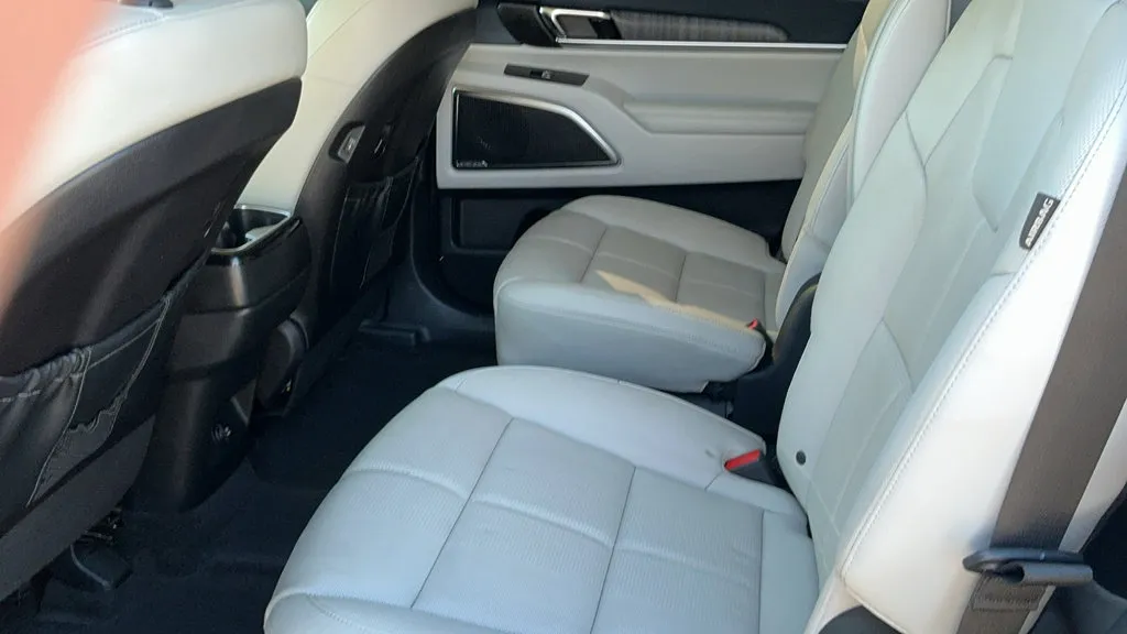 Kia Telluride photo 16