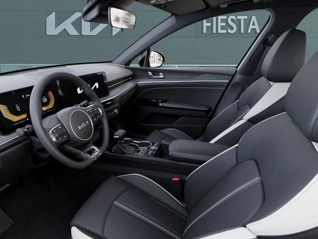 Kia K5 photo 19