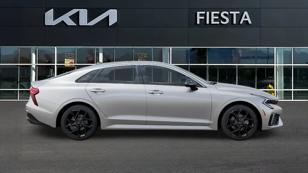 Kia K5 photo 8