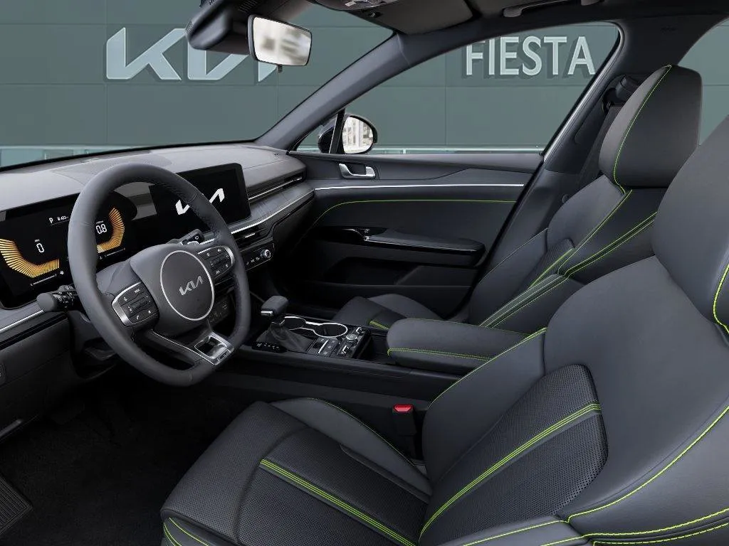 Kia K5 photo 19