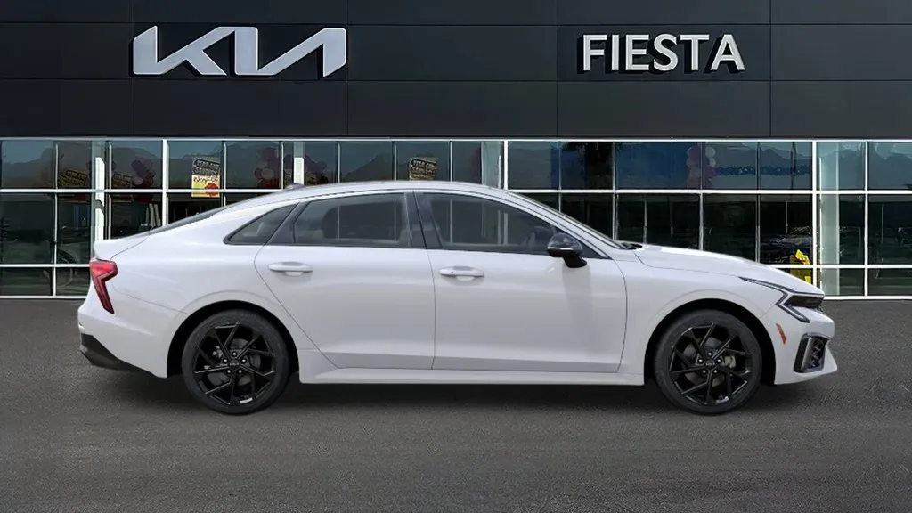 Kia K5 photo 8