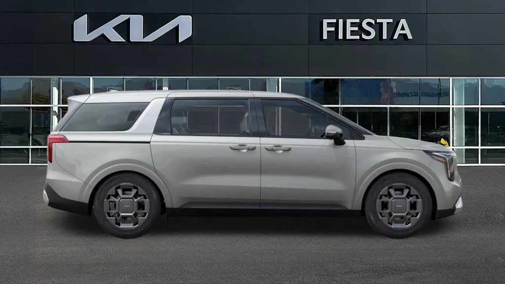 Kia Carnival photo 8