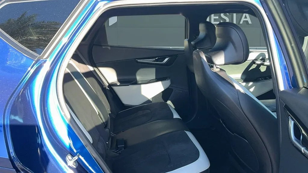 Kia EV6 photo 17