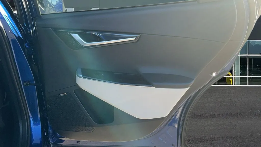 Kia EV6 photo 18
