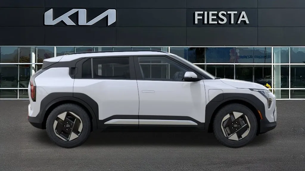 Kia EV3 photo 8