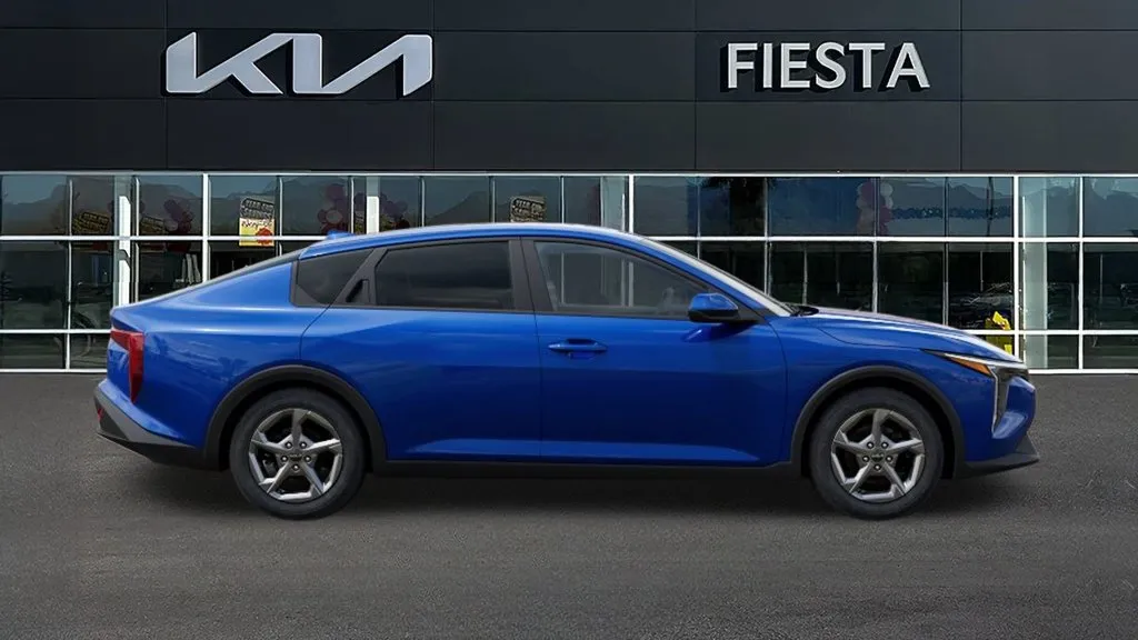 Kia K4 photo 8