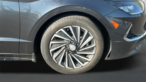 More photos of 2021 Hyundai Sonata Hybrid SEL at Fiesta Kia, CA