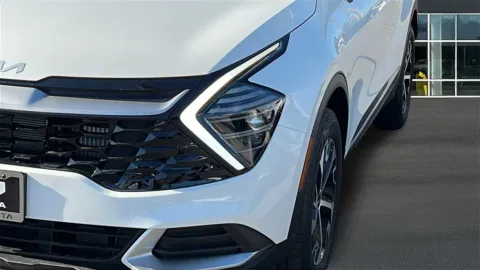 More photos of 2025 Kia Sportage Hybrid EX at Fiesta Kia, CA