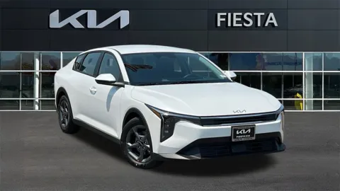 White 2025 Kia K4 LXS for sale in Indio, CA