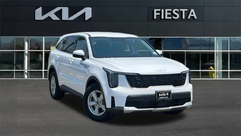 White 2025 Kia Sorento LX for sale in Indio, CA