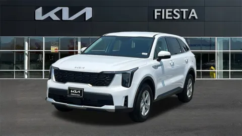 Photos of 2025 Kia Sorento LX for sale in Indio, CA at Fiesta Kia