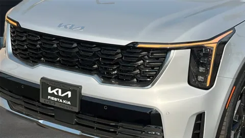 More photos of 2025 Kia Sorento Hybrid EX at Fiesta Kia, CA