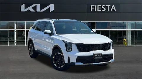 White 2025 Kia Sorento S for sale in Indio, CA