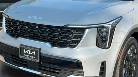 More photos of 2025 Kia Sorento EX at Fiesta Kia, CA