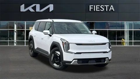 White 2026 Kia EV9 Light for sale in Indio, CA