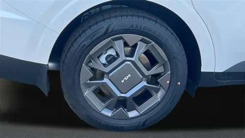 More photos of 2026 Kia Carnival Hybrid SX at Fiesta Kia, CA