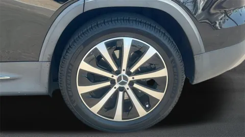 More photos of 2021 Mercedes-Benz GLB 250 at Fiesta Kia, CA