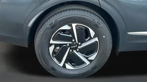 More photos of 2025 Kia Sportage Hybrid LX at Fiesta Kia, CA