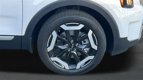 More photos of 2025 Kia Telluride EX at Fiesta Kia, CA