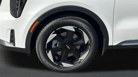 More photos of 2026 Kia Sorento Hybrid EX at Fiesta Kia, CA