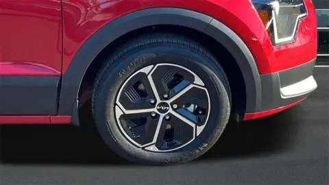 More photos of 2025 Kia Niro EX at Fiesta Kia, CA
