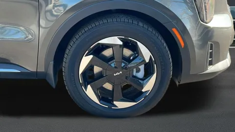 More photos of 2026 Kia Sorento Hybrid EX at Fiesta Kia, CA