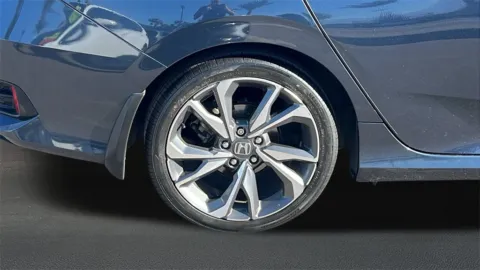 More photos of 2019 Honda Civic Touring at Fiesta Kia, CA