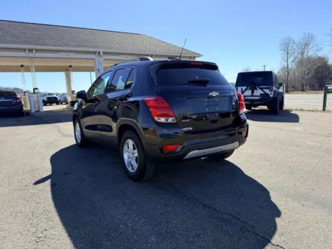 More photos of 2021 Chevrolet Trax LT Sport Utility 4D at Instant Auto Sales Lancaster, OH
