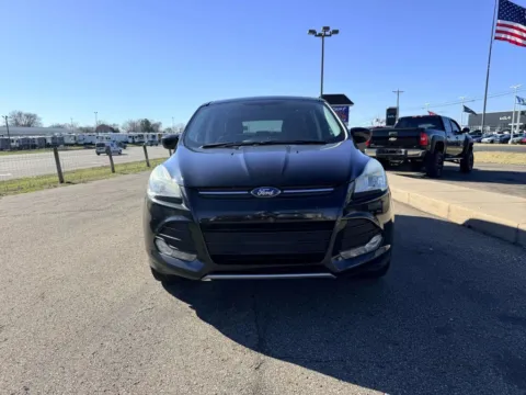 Photos of 2015 Ford Escape SE Sport Utility 4D for sale in Lancaster, OH at Instant Auto Sales Lancaster