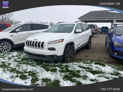 White 2017 Jeep Cherokee Latitude Sport Utility 4D for sale in Lancaster, OH