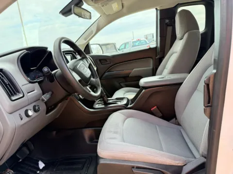 More photos of 2016 GMC Canyon Extended Cab Pickup 2D 6 ft at Instant Auto Sales Lancaster, OH