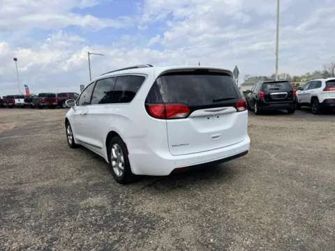 More photos of 2019 Chrysler Pacifica Touring L Plus Minivan 4D at Instant Auto Sales Lancaster, OH