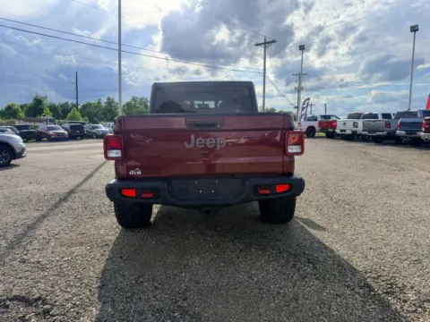 More photos of 2021 Jeep Gladiator Rubicon Pickup 4D 5 ft at Instant Auto Sales Lancaster, OH